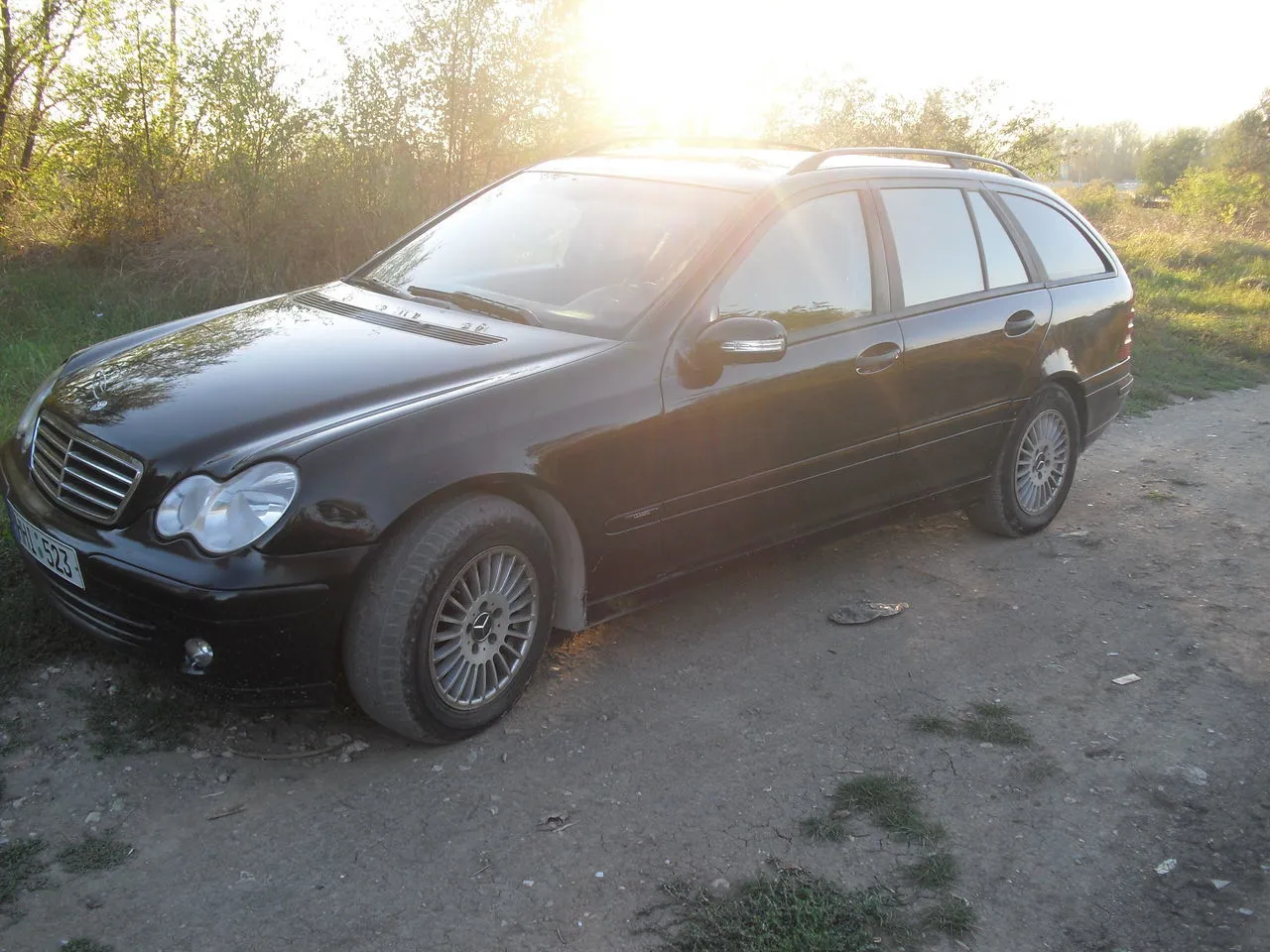 Zdjęcie Mercedes W203 2.2 CDI: Kluczowe informacje o osiągach, zaletach i wadach