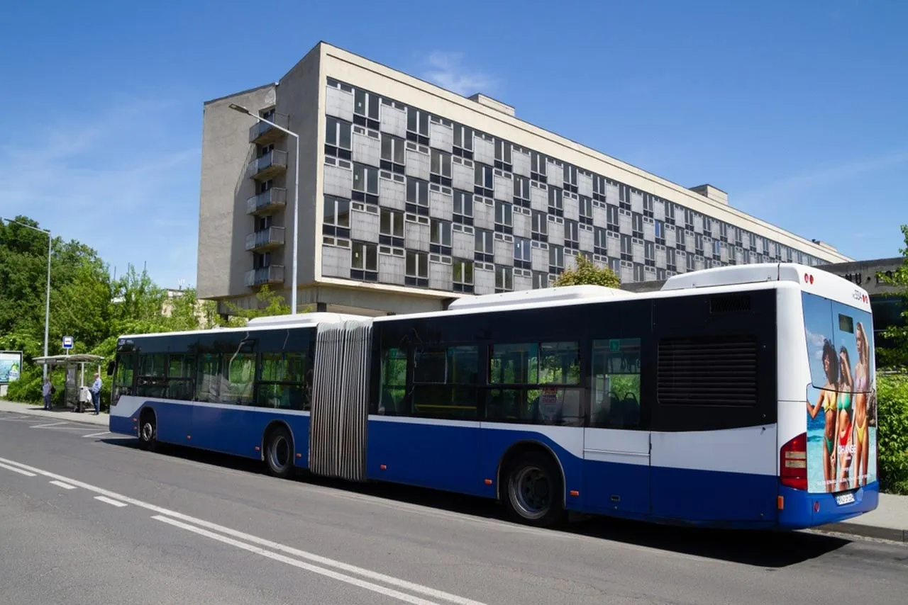 Zdjęcie Jak dojechać do Osiedla Teatralne w Krakowie - najlepsze opcje transportu