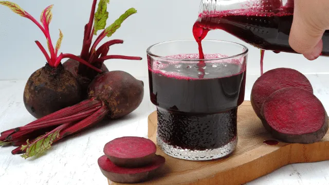 Zdjęcie Na co pomaga sok z buraków? Odkryj zdrowotne korzyści soku