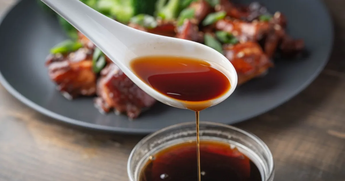 Zdjęcie Ingrédients essentiels pour une sauce soja sucrée maison délicieuse