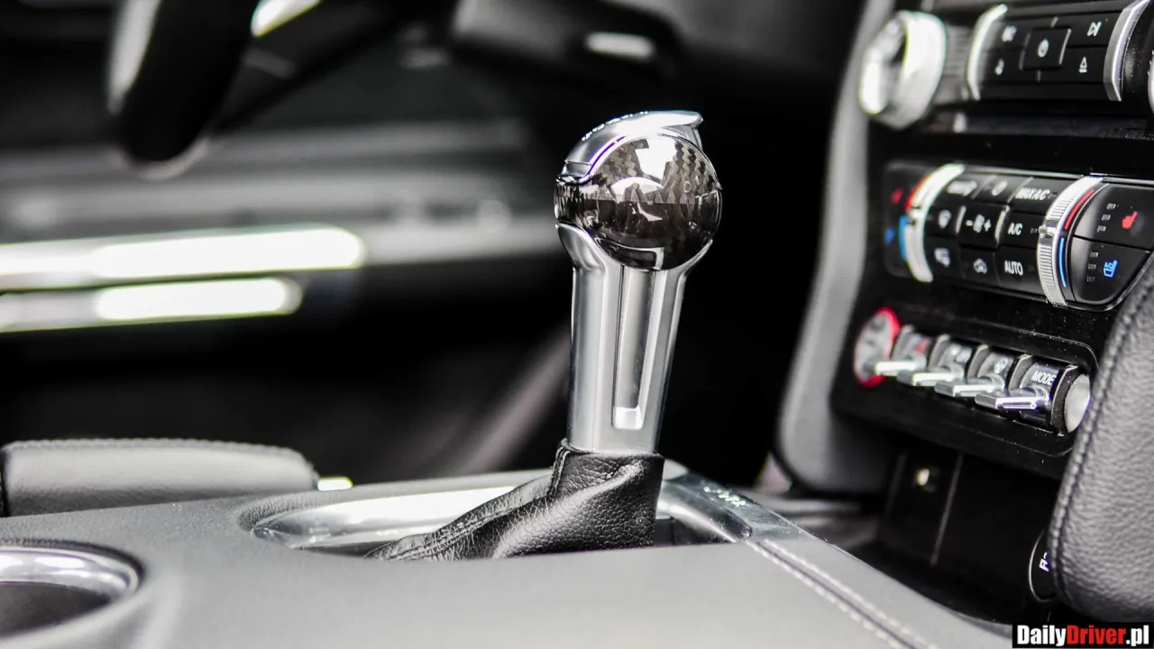 Zdjęcie Mustang z automatem czy manualem - co wybrać i na co uważać w 2025?