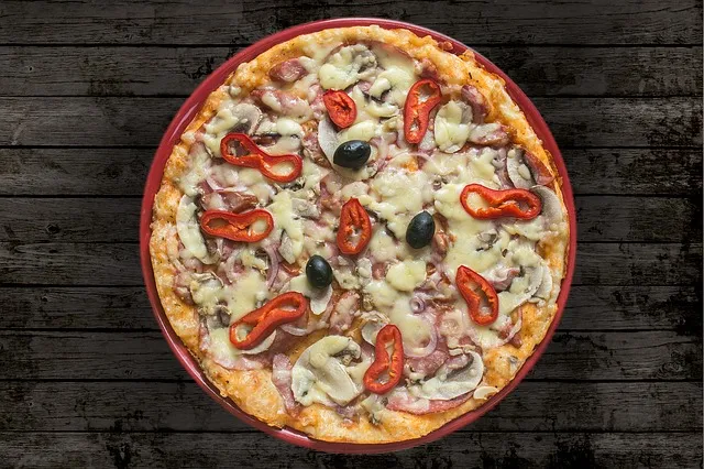 Zdjęcie Czy do hotelu można zamówić pizzę? Oto co musisz wiedzieć