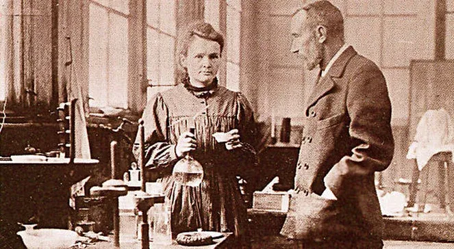 Zdjęcie Jaki pierwiastek odkryła Maria Skłodowska Curie i dlaczego to ważne?