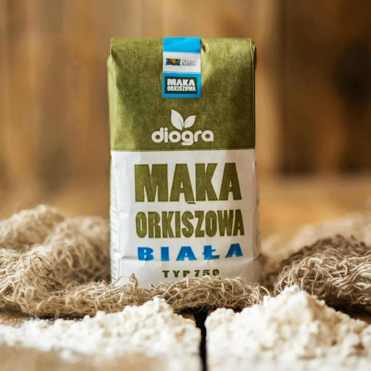 Zdjęcie Jak wygląda mąka orkiszowa? Poznaj jej wyjątkowy kolor i teksturę!
