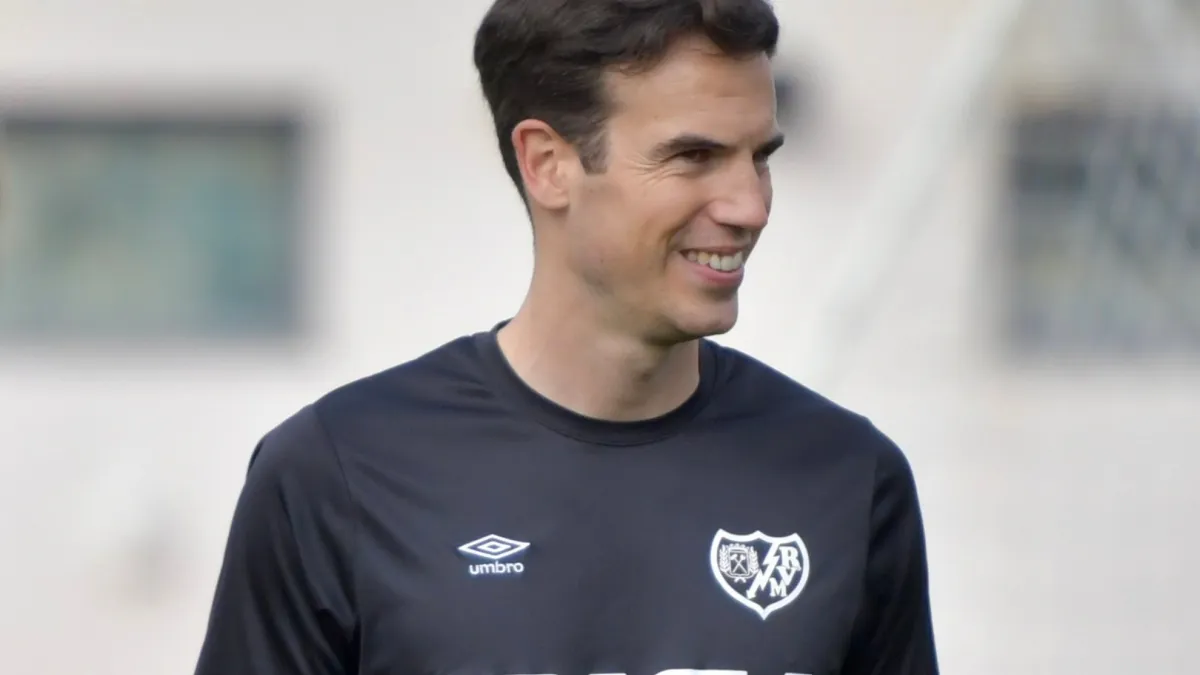 Zdjęcie Íñigo Pérez, el nuevo entrenador del Rayo Vallecano y su historia