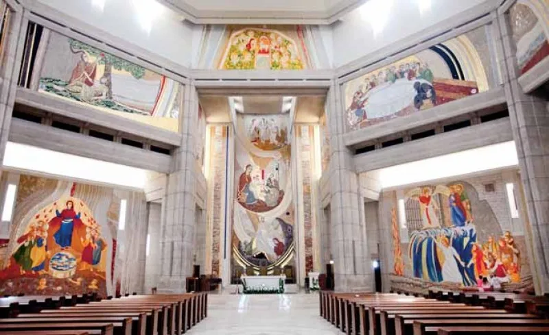Zdjęcie Sanktuarium Jana Pawła II w Krakowie: Historia, architektura i wydarzenia