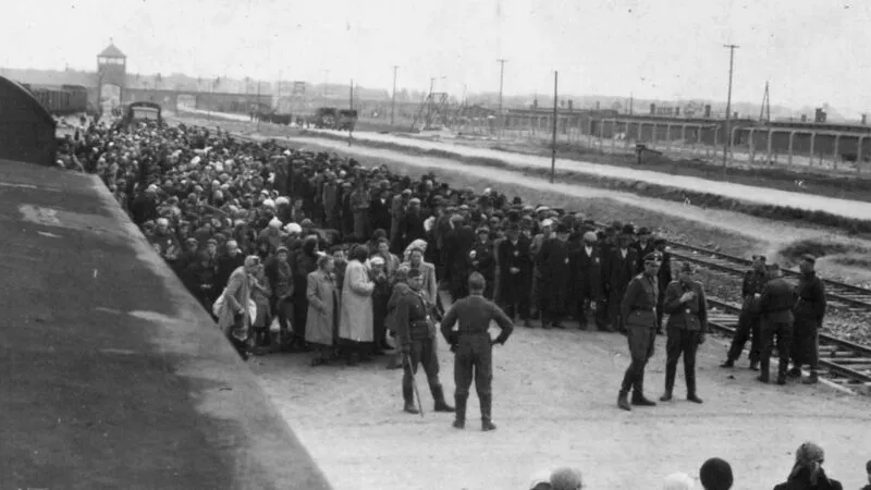 Zdjęcie Kiedy wybudowano Auschwitz? Historia, która wstrząsa światem
