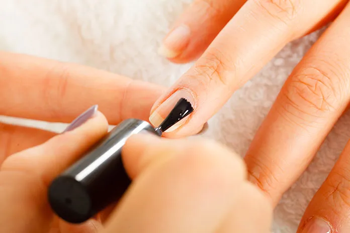 Zdjęcie Co jest potrzebne do zrobienia manicure hybrydowego krok po kroku