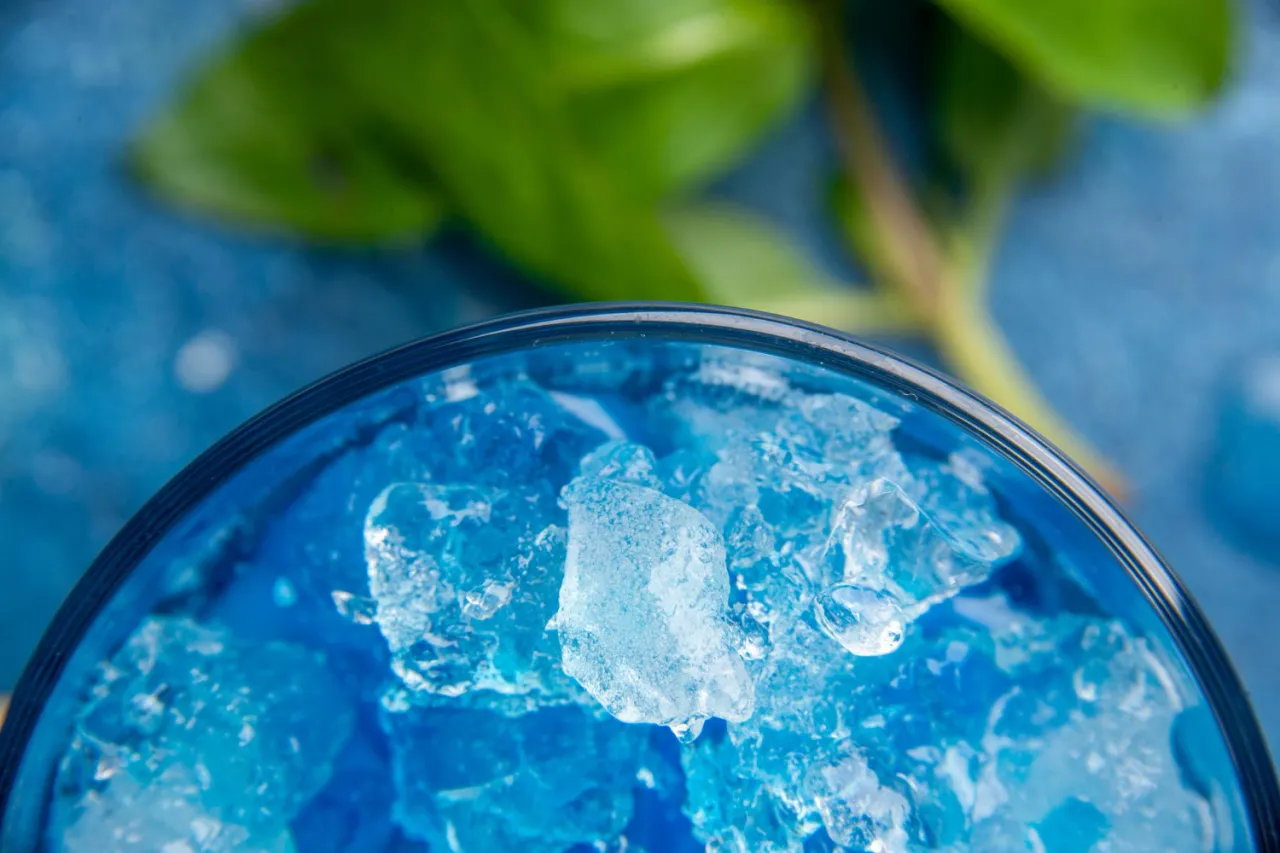 Zdjęcie Najlepsze przepisy na drink z blue curacao i wódką, które musisz spróbować