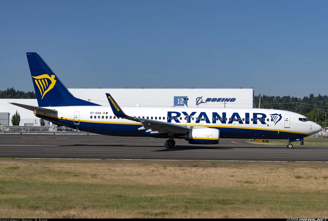 Zdjęcie Ryanair jakie samoloty - poznaj modele i ich zalety dla pasażerów