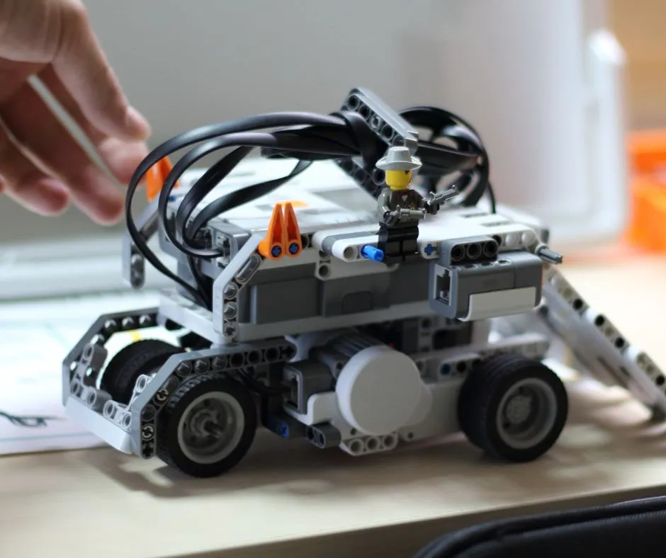Zdjęcie Zajęcia z robotyki LEGO: Jak rozwijać kreatywność i umiejętności dzieci