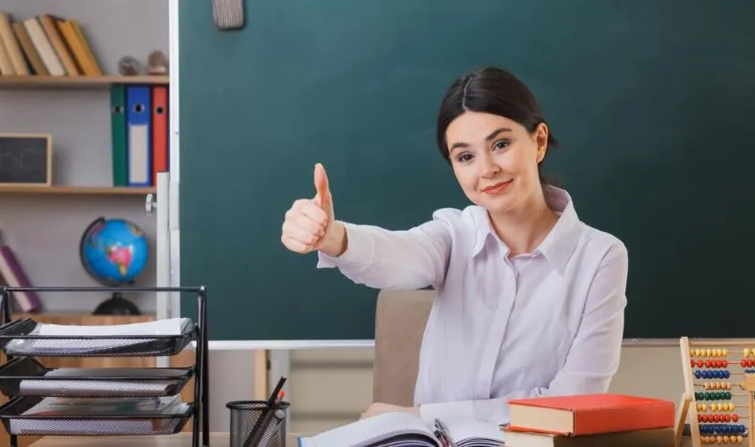 Zdjęcie Ile zarabia nauczyciel dyplomowany? Zaskakujące fakty o pensji!
