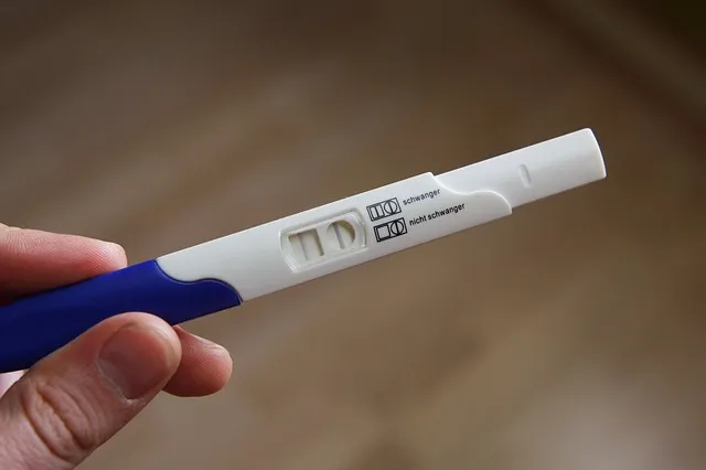 Zdjęcie Ciąża pozamaciczna a test ciążowy - co musisz wiedzieć?