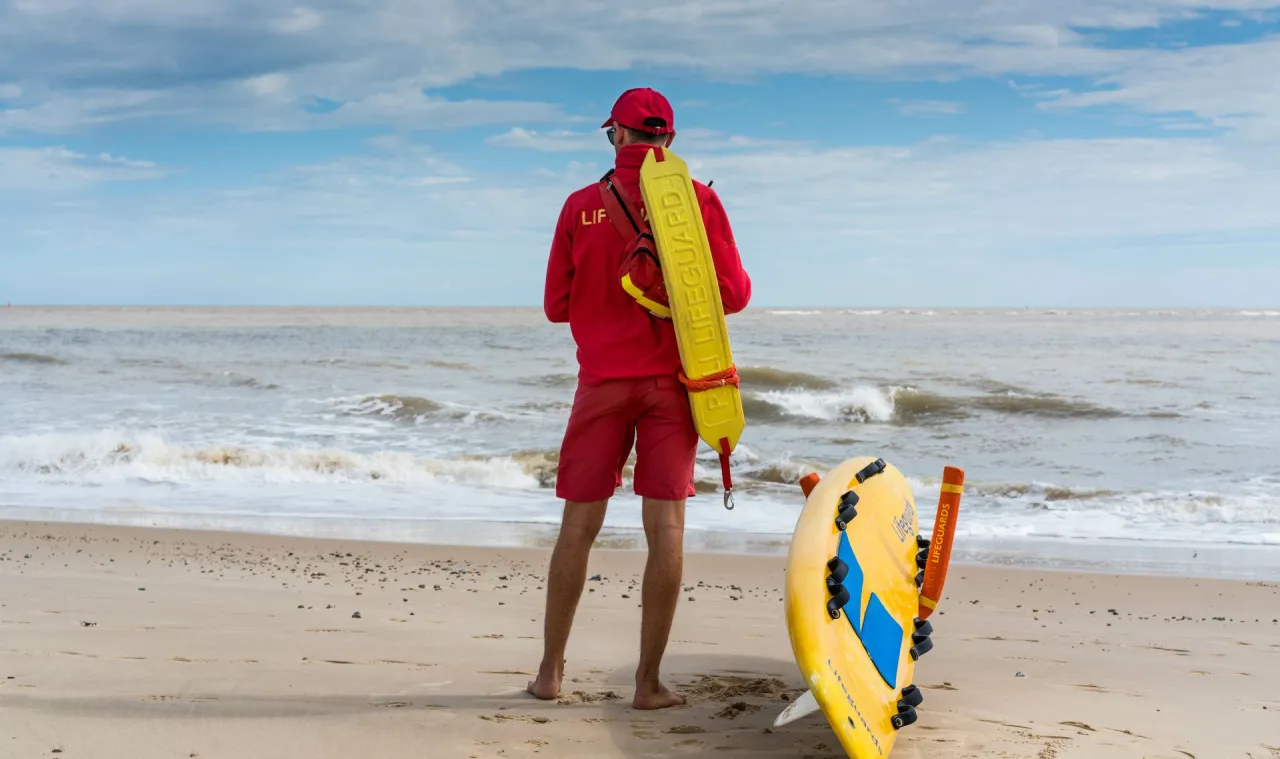 Zdjęcie Ile zarabia ratownik nad morzem? Zaskakujące stawki i możliwości
