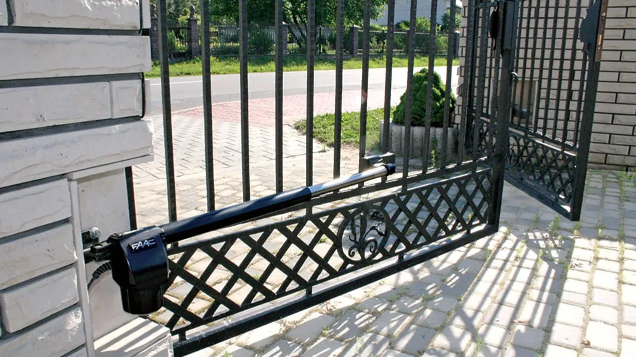 Zdjęcie Jak zamontować siłownik do bramy - uniknij najczęstszych błędów