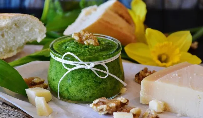 Zdjęcie Czy pesto jest kaloryczne? Sprawdź kalorie i jak je ograniczyć