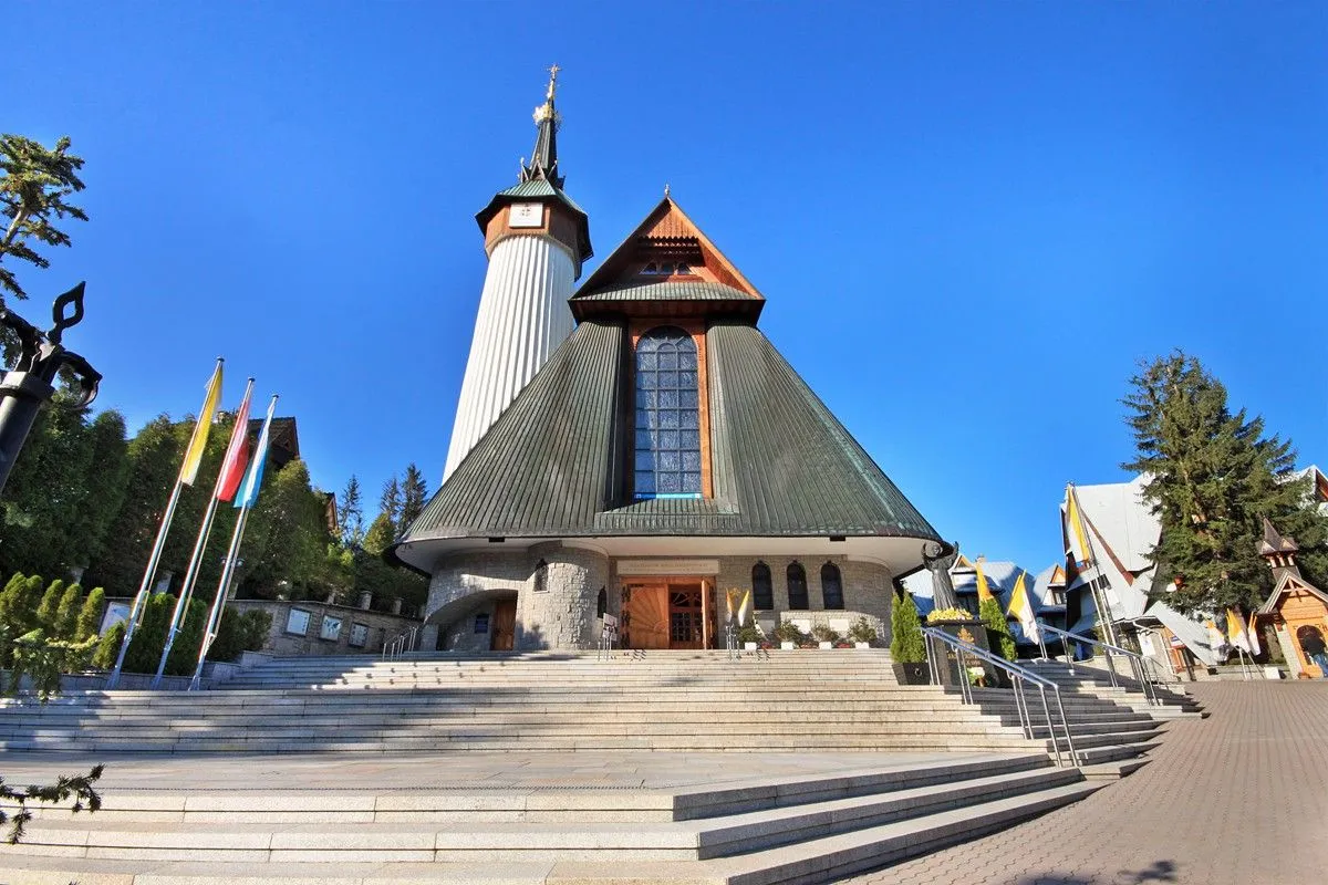 Zdjęcie Sanktuarium w Zakopanem: Historia, architektura i kulturowe znaczenie