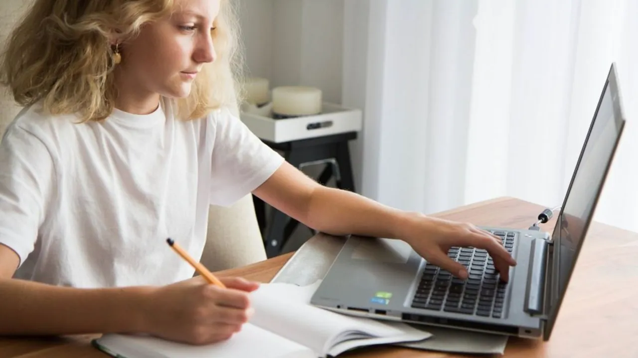 Zdjęcie Czy uczniowie przejdą na zdalne nauczanie? Co to oznacza dla edukacji?