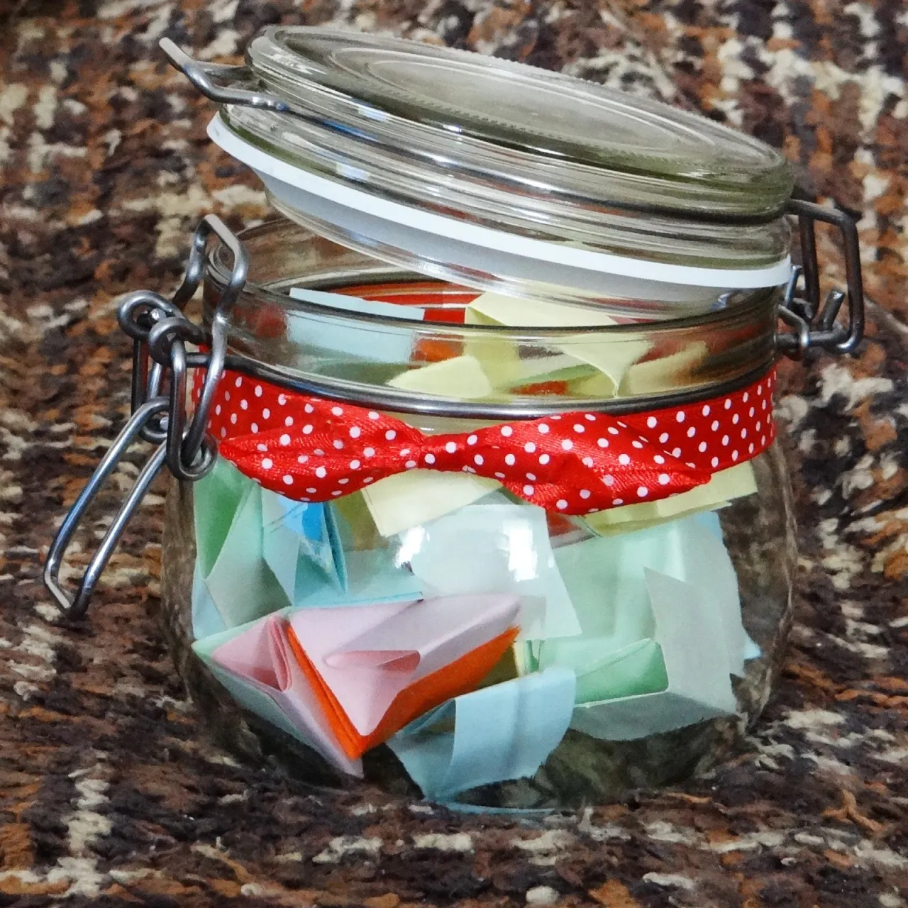 Zdjęcie Kreatywne projekty DIY ze słoikami, które zaskoczą każdego