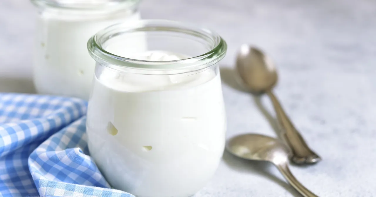 Zdjęcie Czy jogurt naturalny tuczy? Prawda o kaloriach i zdrowych nawykach.