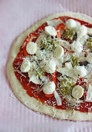 Zdjęcie Jak zrobić idealne ciasto na pizzę – prosty przepis i sprawdzone wskazówki