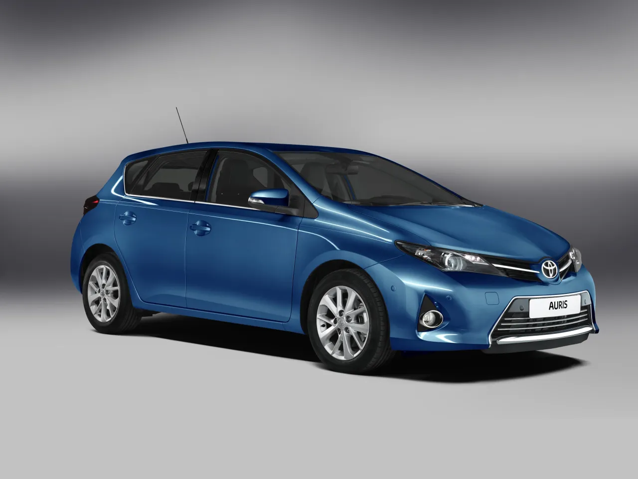 Zdjęcie Toyota Auris Hybrid: Jakie paliwo wybrać dla lepszej wydajności?