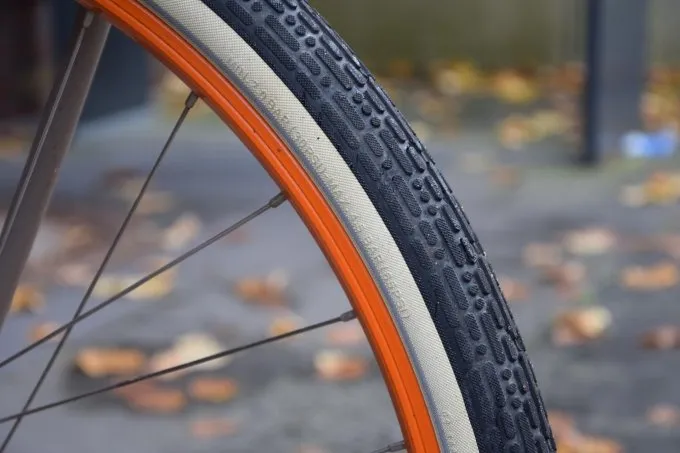 Zdjęcie Najlepsze opony rowerowe na asfalt, które poprawią Twoją jazdę