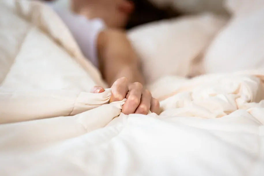 Zdjęcie Czy masturbacja u nastolatków to grzech? Kontrowersje i fakty