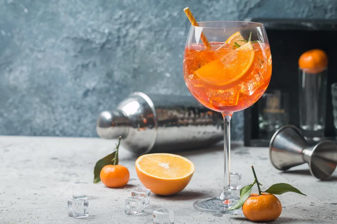 Zdjęcie  Aperol - 4 pomysły na drinki z tym włoskim aperitifem