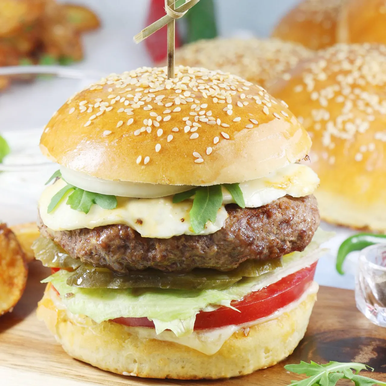 Zdjęcie Jak przygotować hamburgery - łatwe przepisy na pyszne dania domowe