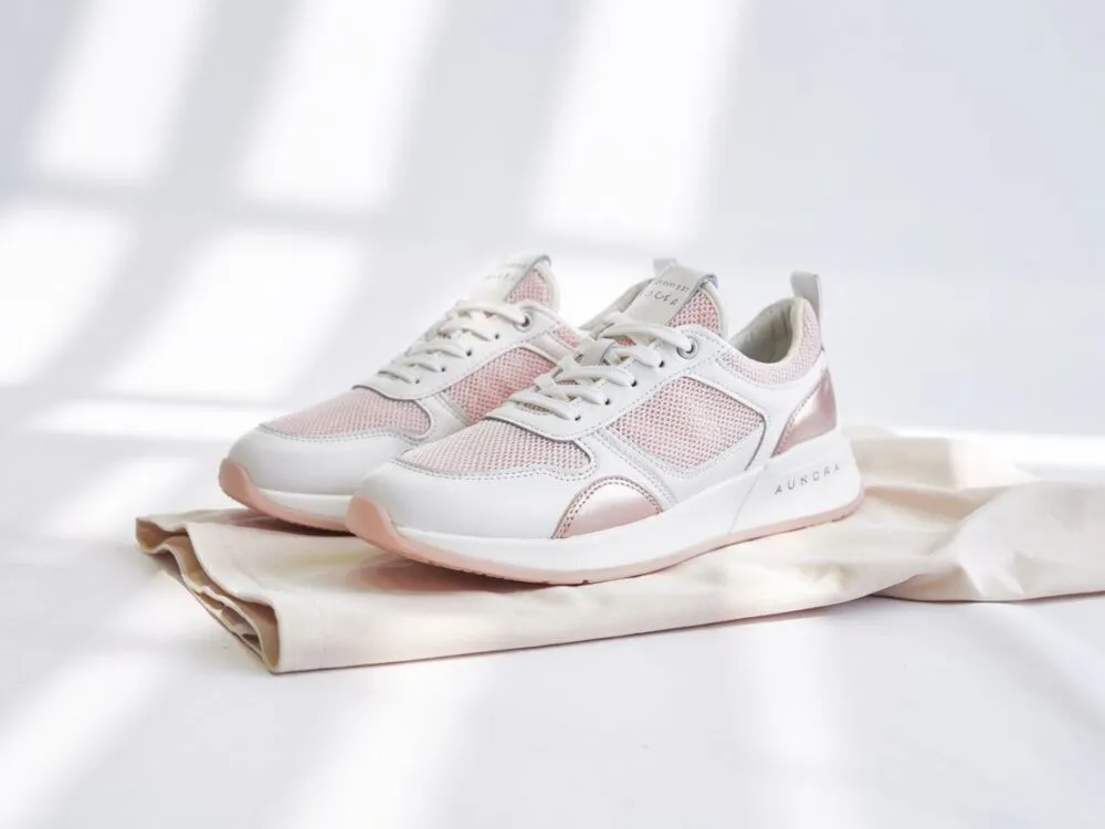 Zdjęcie Czy sneakersy są modne? Odkryj najnowsze trendy i style, które zachwycają