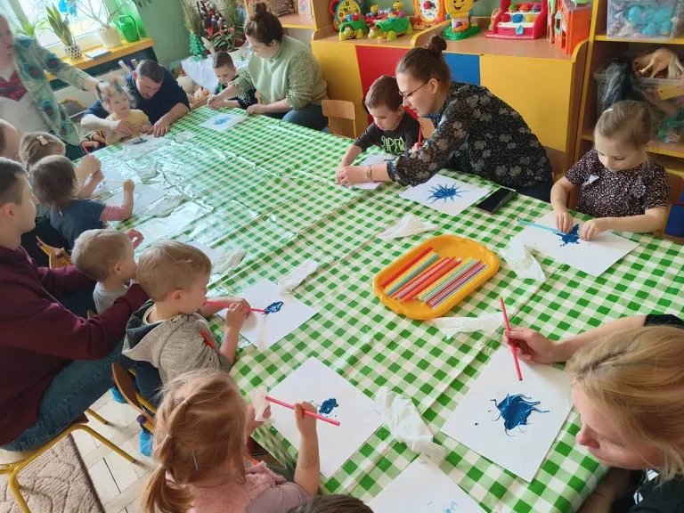 Zdjęcie Najlepsze zabawy dla dzieci i rodziców w szkole – integracja i radość dla każdego
