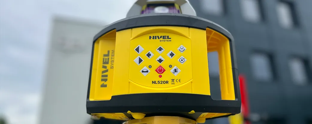 Zdjęcie Niwelator czy poziomica laserowa? Które narzędzie wybrać?