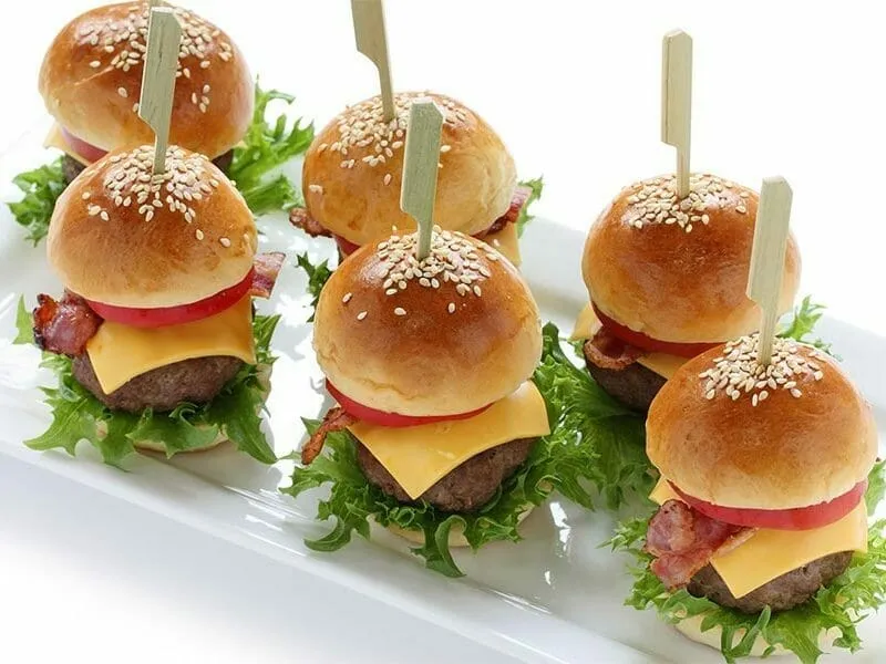 Zdjęcie Mini burgers parfaits : recettes, astuces &amp; buns maison pour l'apéro