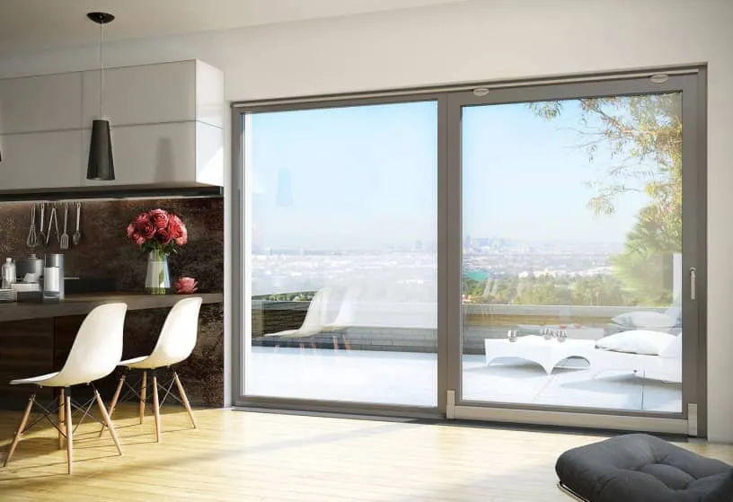 Zdjęcie Czym myć okna, żeby się błyszczały? Sprawdzone metody bez smug