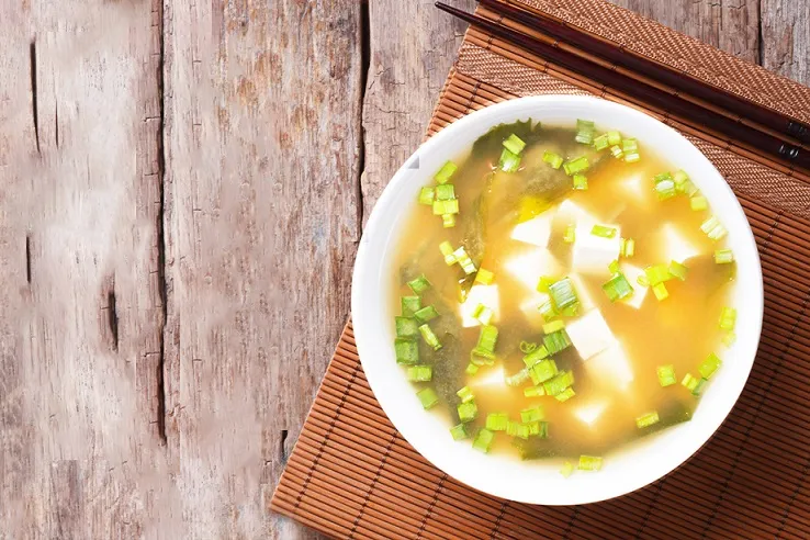 Zdjęcie Zupa miso – co to jest, składniki i zdrowotne właściwości