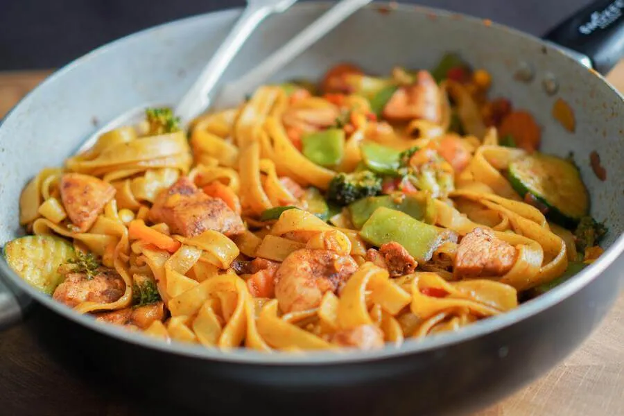 Zdjęcie Pyszne przepisy na makaron konjac penne, które odmienią Twoje dania