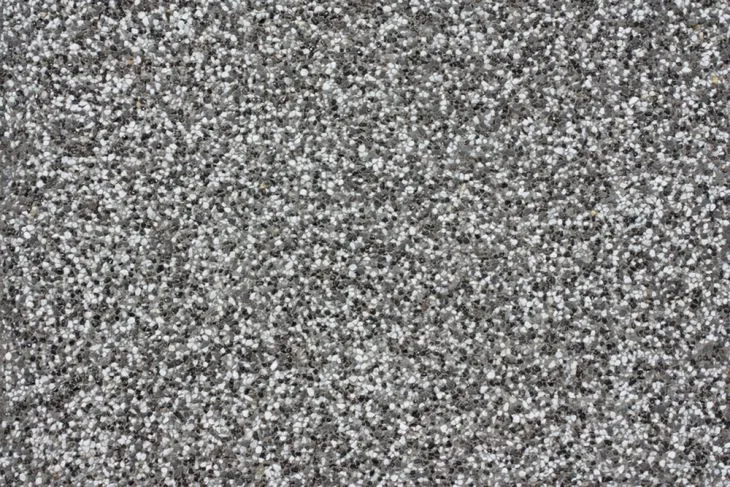 Zdjęcie Tynk mozaikowy na schody: czy warto? Sprawdź zalety i wady