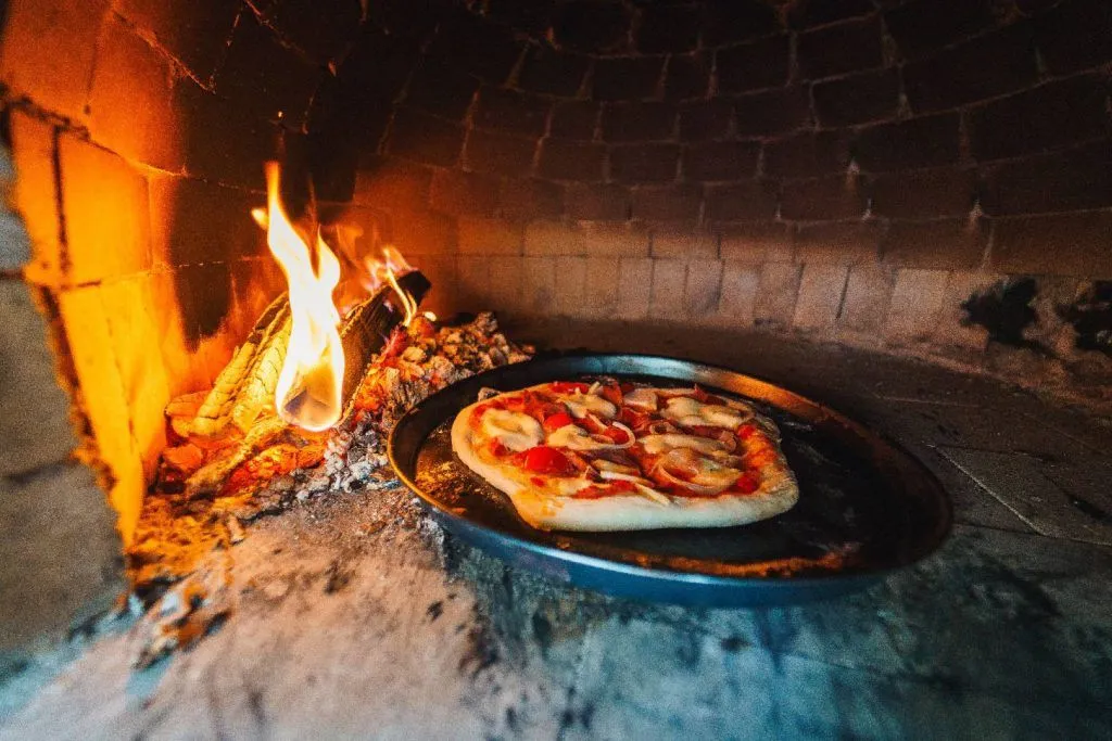Zdjęcie Jak wybudować piec do pizzy - uniknij najczęstszych błędów w budowie
