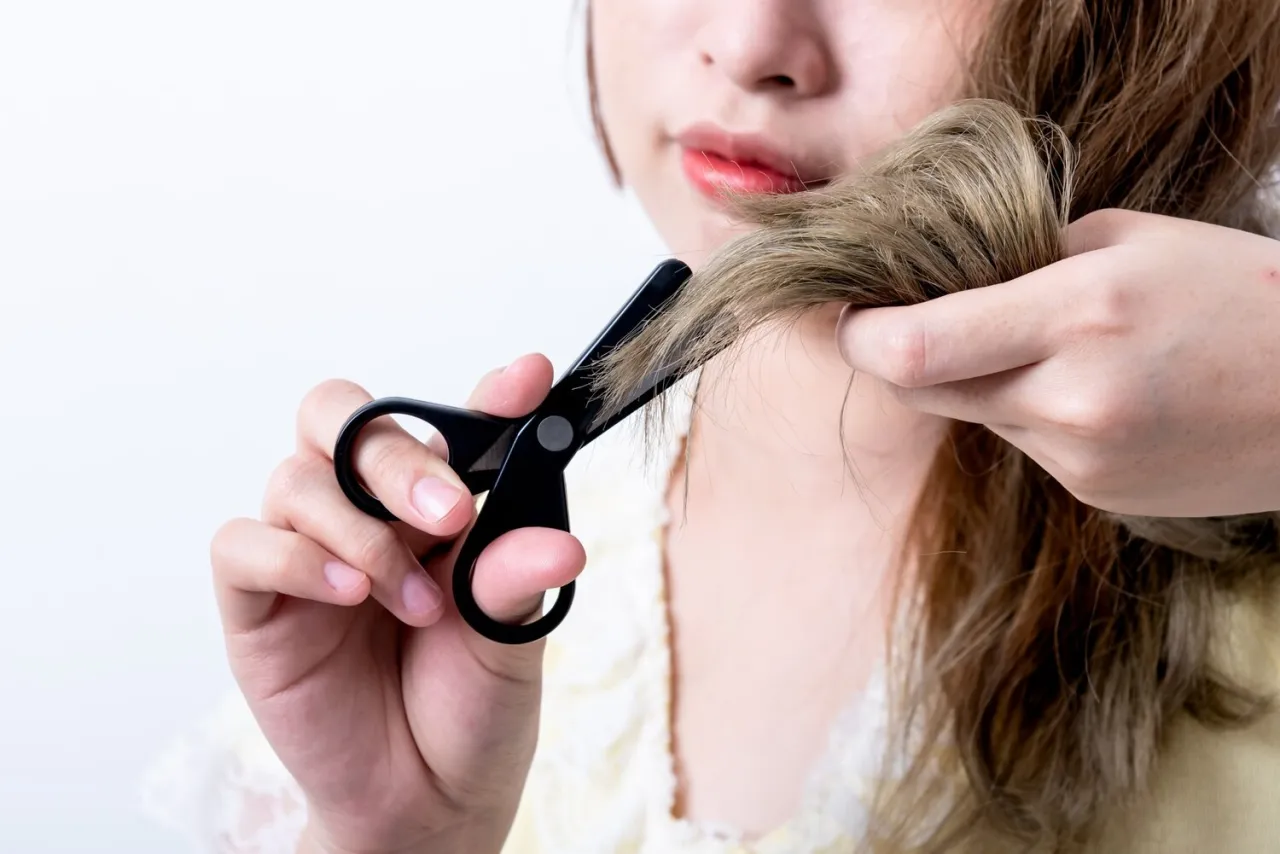 Zdjęcie Sennik ścięte włosy - sen o ścinaniu włosów