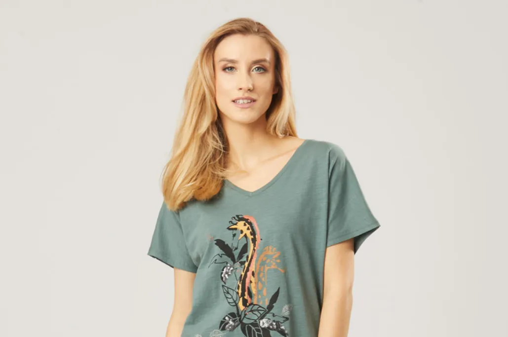 Zdjęcie Bluza oversize - co to znaczy i dlaczego warto ją nosić?