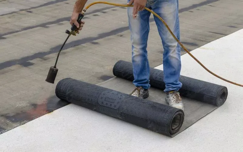 Zdjęcie Jak wybrać odpowiednią papę na dach? Kluczowe czynniki i porady