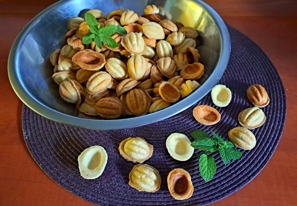 Zdjęcie Jak przygotować idealne ciasteczka domowe w foremkach orzeszków?