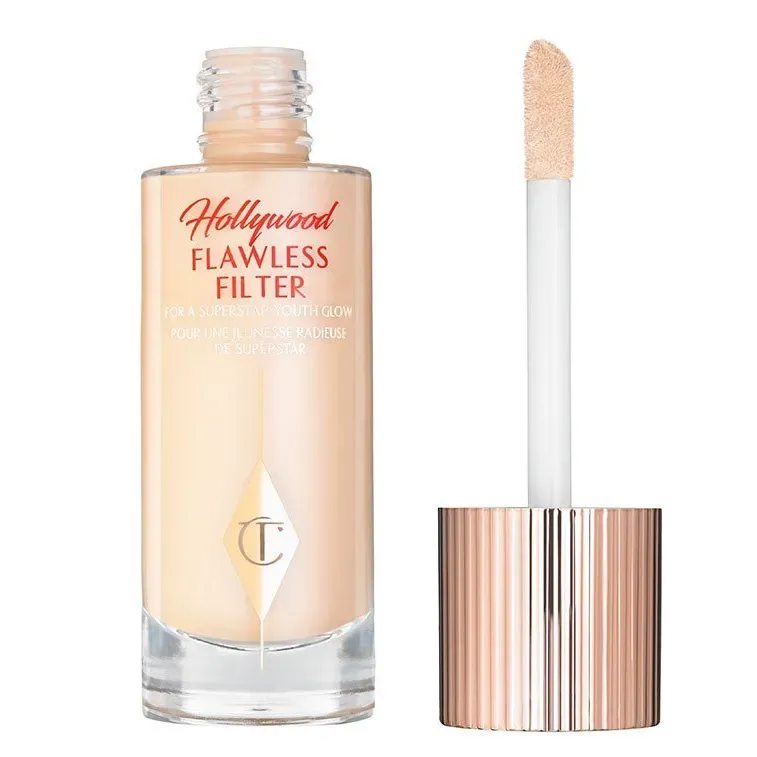 Zdjęcie Charlotte Tilbury baza rozświetlająca opinie - czy naprawdę działa?