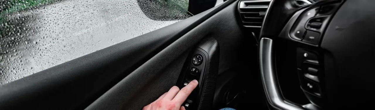 Zdjęcie Jak podnieść szybę elektryczną w samochodzie i uniknąć problemów
