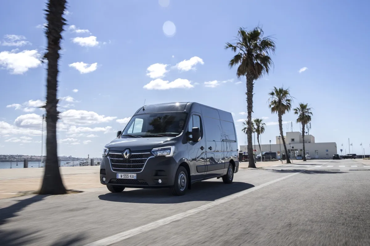 Zdjęcie Renault Master jaki silnik wybrać, aby uniknąć kosztownych błędów?
