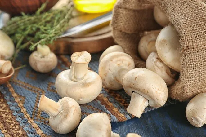 Zdjęcie Ile kcal ma pieczarka? Pełna analiza kaloryczności pieczarek