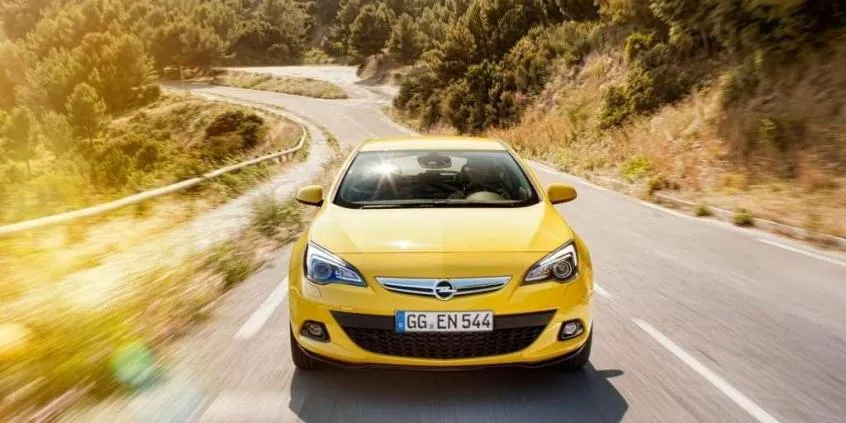 Zdjęcie Opel Astra J: jaki silnik diesla wybrać, aby uniknąć problemów?