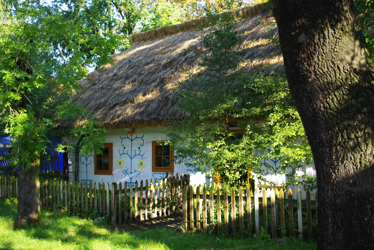 Zdjęcie Skansen w Łowiczu: Odkryj fascynującą historię i atrakcje dla rodzin