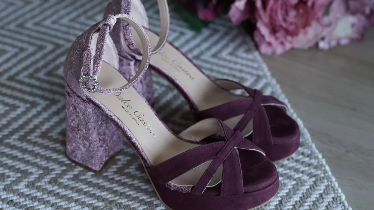Zdjęcie Zapatos para tu vestido fucsia: ¡Acierta siempre y deslumbra!